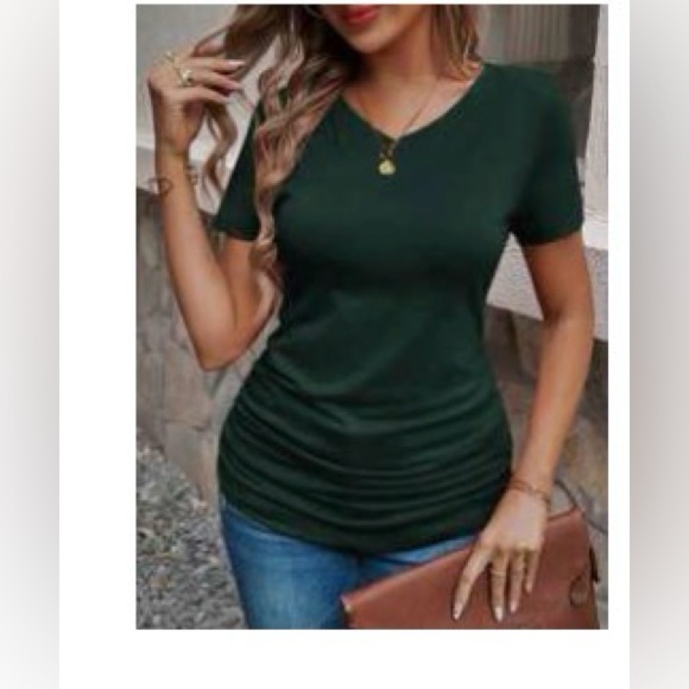 Classic V-Neck Short Sleeve Tee in Hunter Green